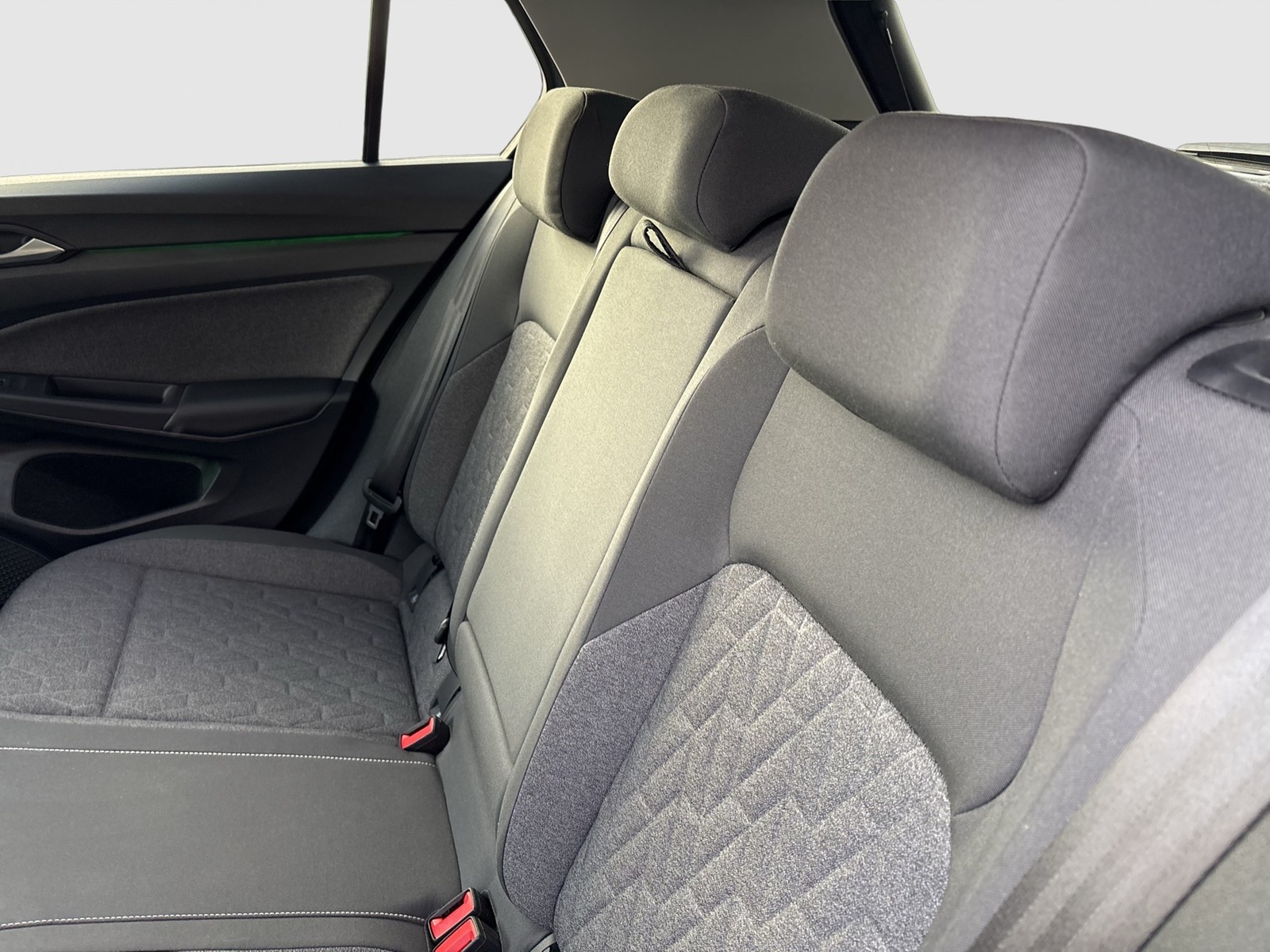 Volkswagen Golf VIII 1.5 MOVE ACC LED ALU NAVI SITZHEIZUNG