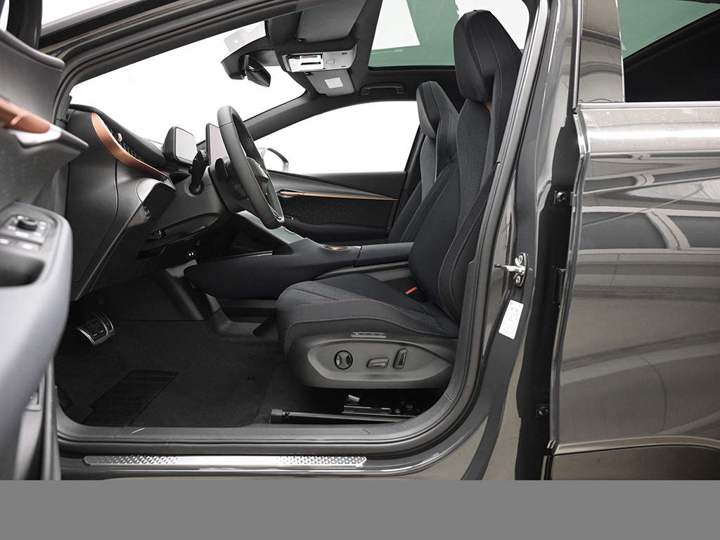 Cupra Tavascan VZ 4DRIVE SENNHEISER PANO WÄRMEPUMPE