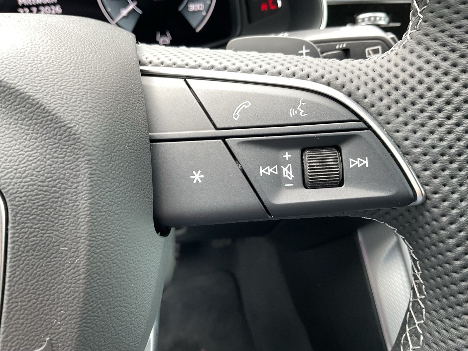Audi Q7 quattro HYBRID S LINE B&O AHK 360CAM ACC LM21