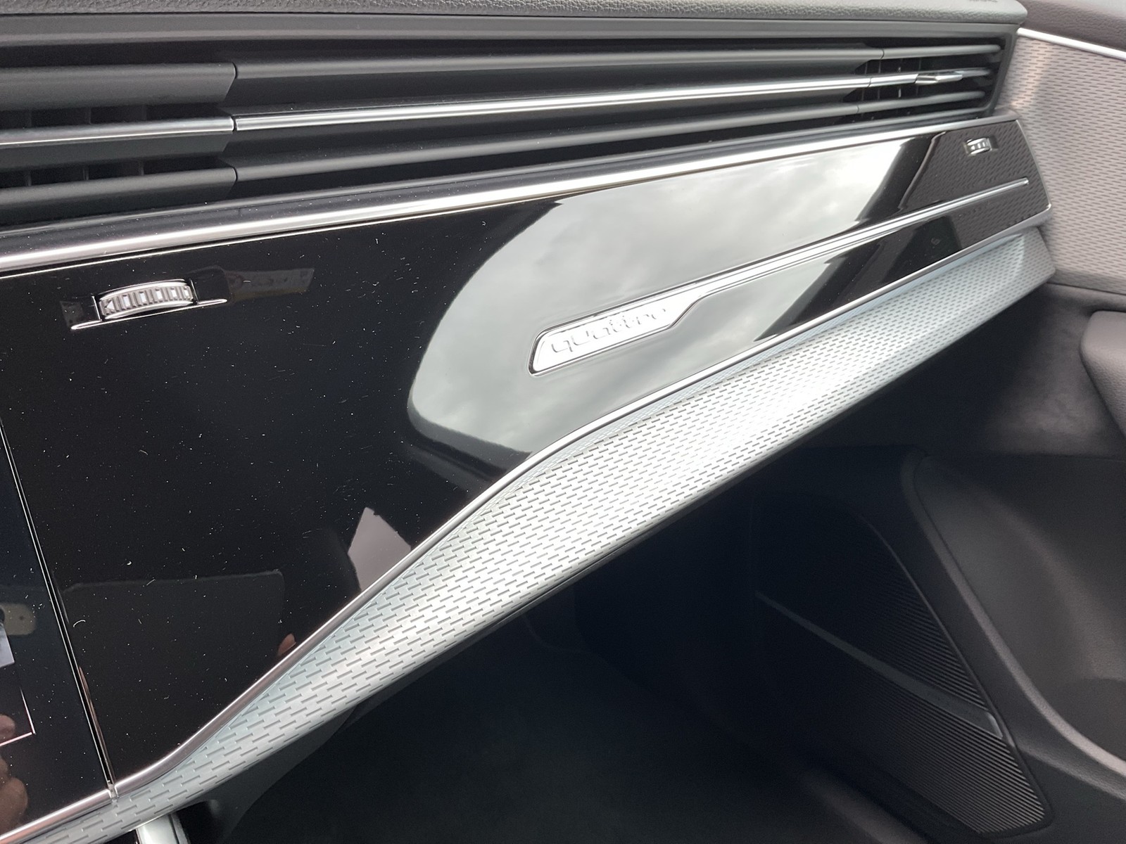 Audi Q7 quattro HYBRID S LINE B&O AHK 360CAM ACC LM21