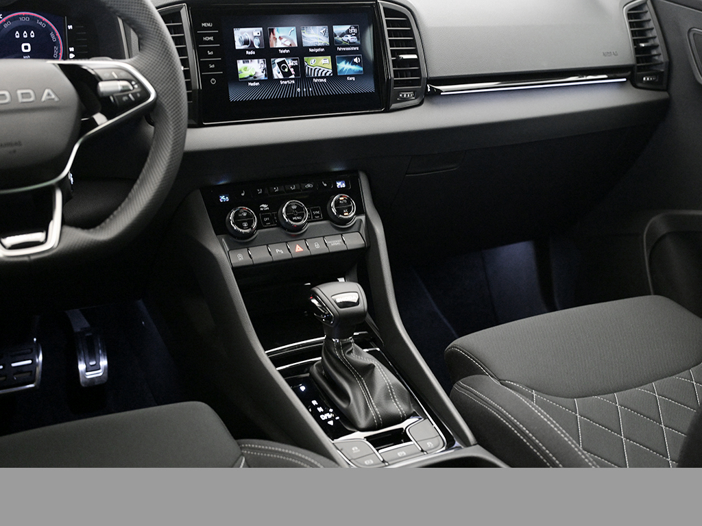 Skoda Karoq 1.5TSI DSG Sportline NAV AHK ACC RFK PDC SHZ