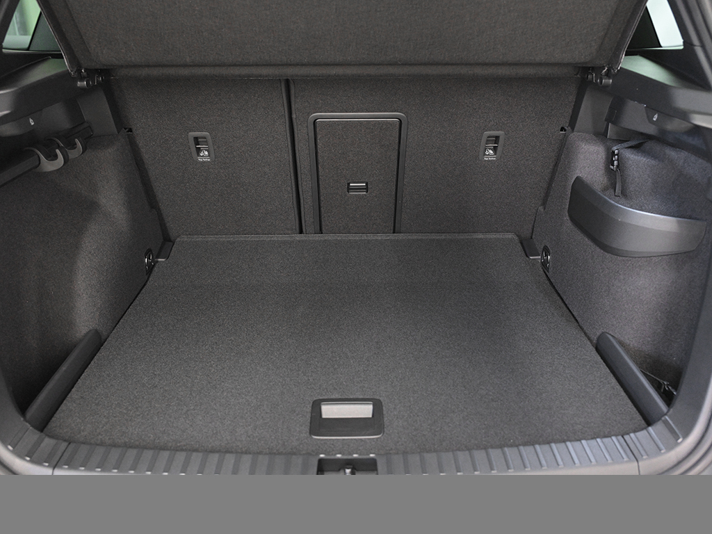 Skoda Karoq 1.5TSI DSG Sportline NAV AHK ACC RFK PDC SHZ