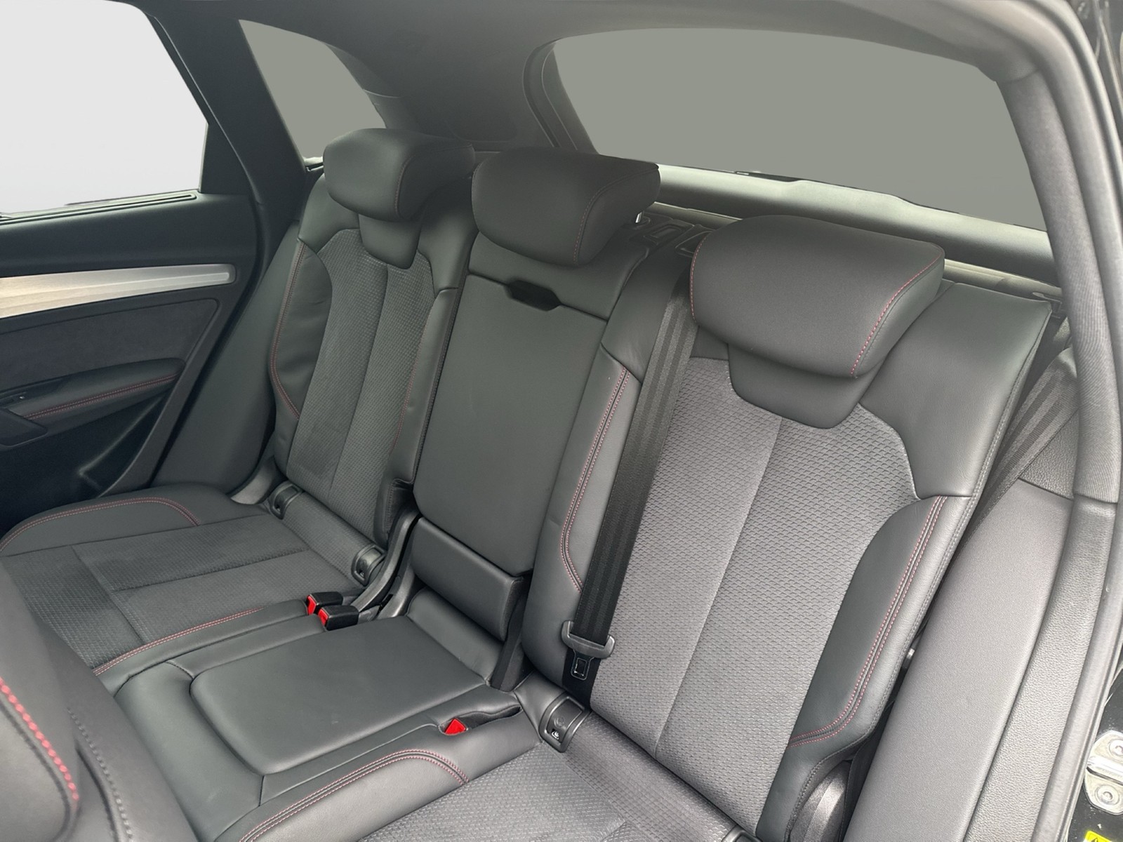 Audi Q5 55 quattro HYBRID S LINE PANO B&O AHK ALU20