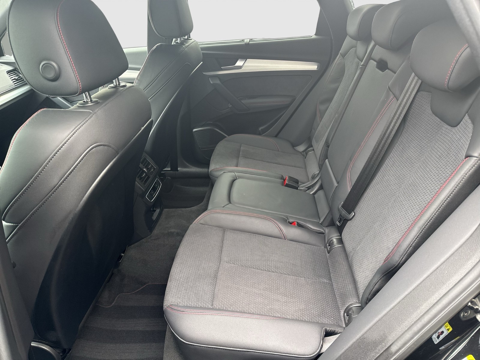 Audi Q5 55 quattro HYBRID S LINE PANO B&O AHK ALU20