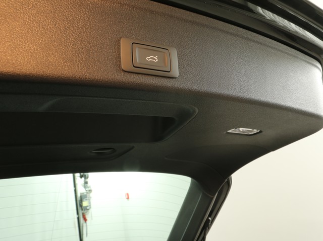 Audi A4 Avant 40 advanced CAM ACC LM18 E-KLAPPE NAVI+