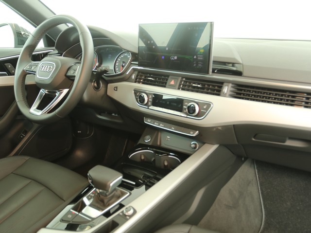 Audi A4 Avant 40 advanced CAM ACC LM18 E-KLAPPE NAVI+