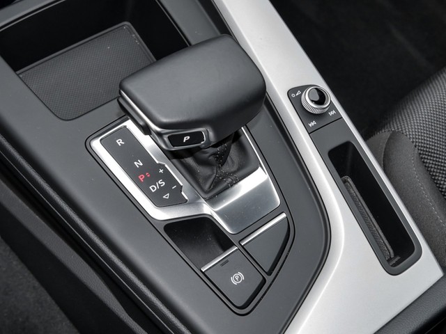 Audi A4 40 advanced BLACKPAK CAM LM18 NAVI+ SITZHEIZ.
