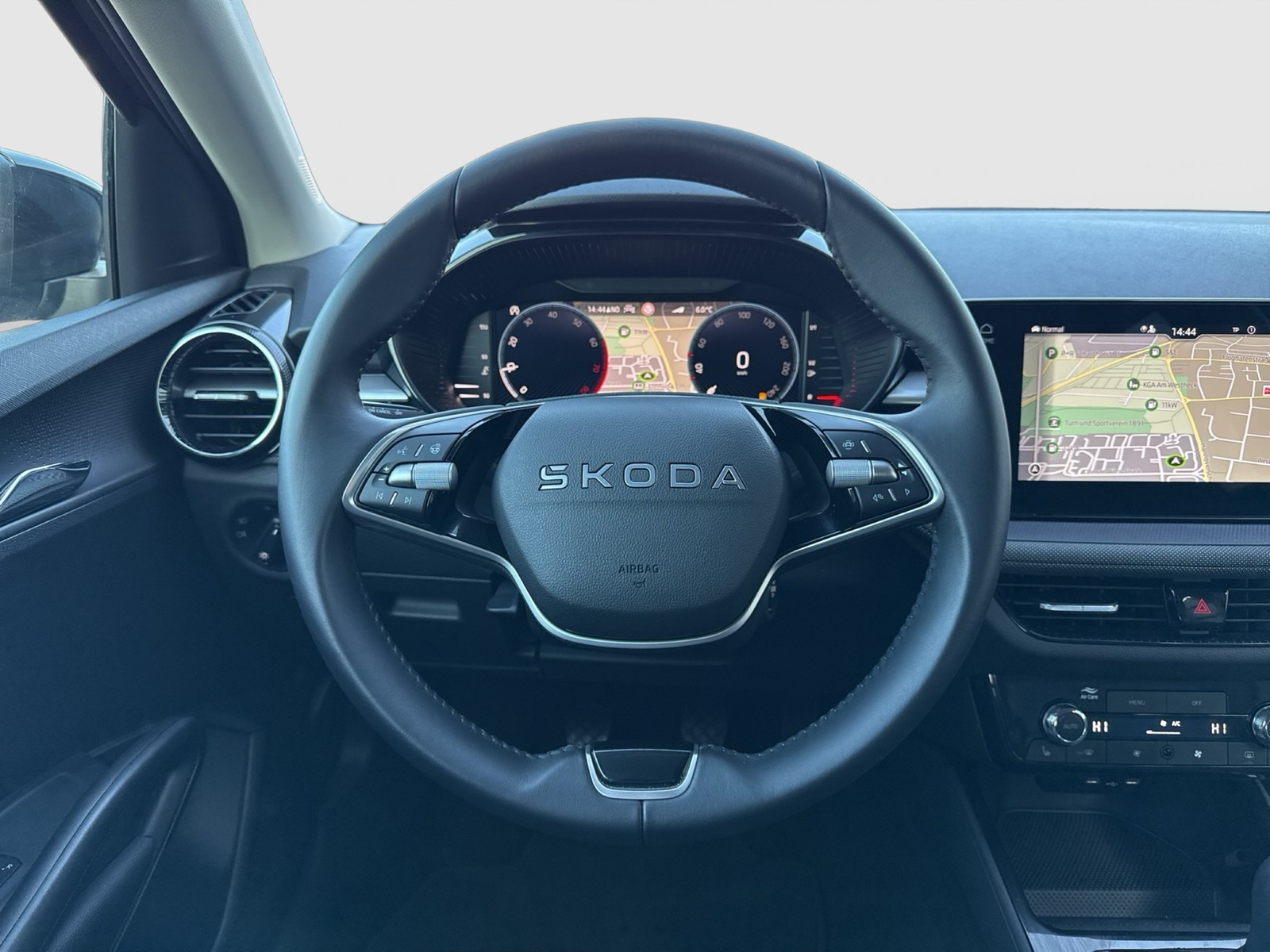 Skoda Fabia 1.0 TOUR CAM AHK-VORBEREITUNG NAVI SITZHZ.