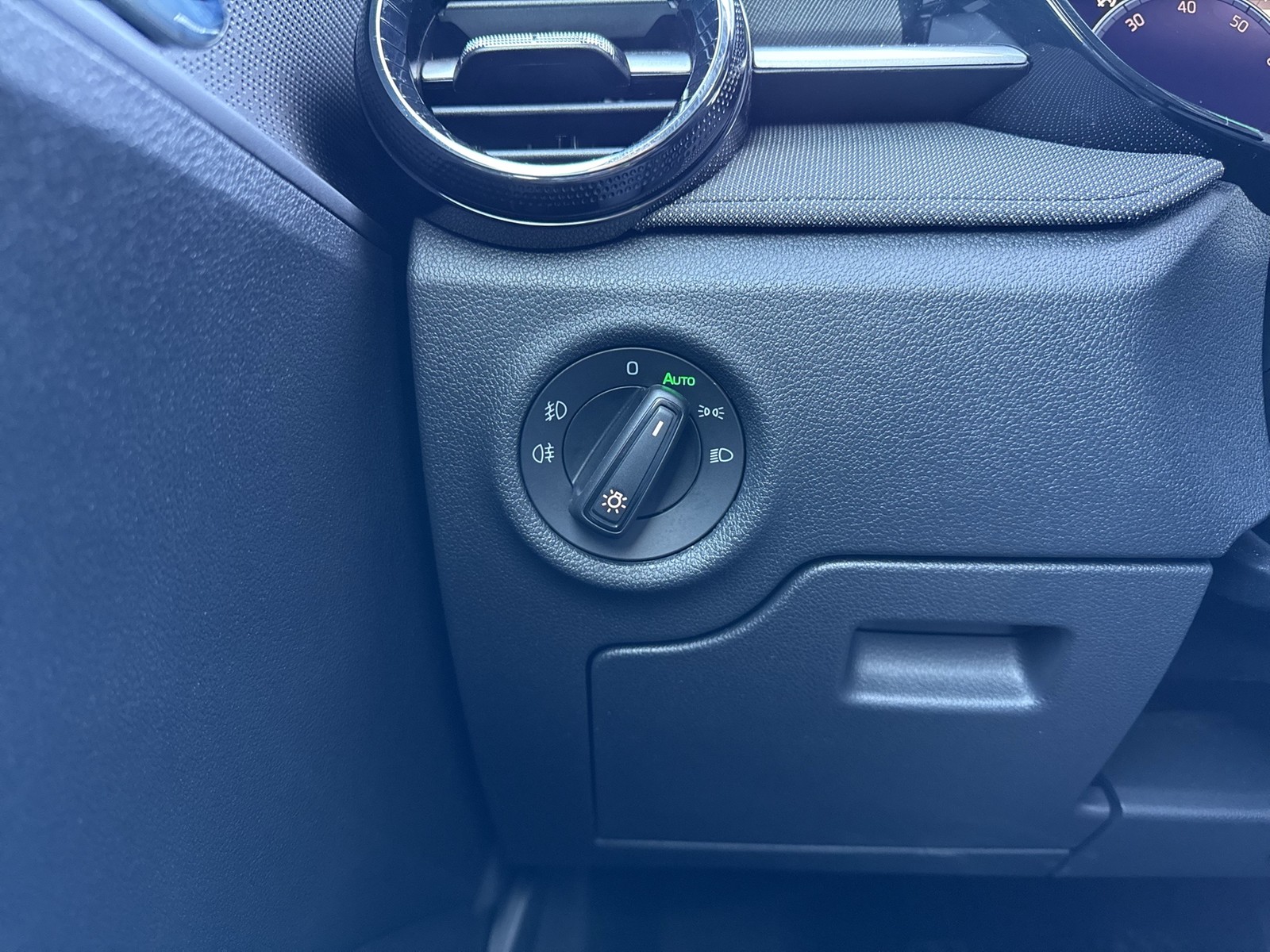 Skoda Fabia 1.0 TOUR CAM AHK-VORBEREITUNG NAVI SITZHZ.