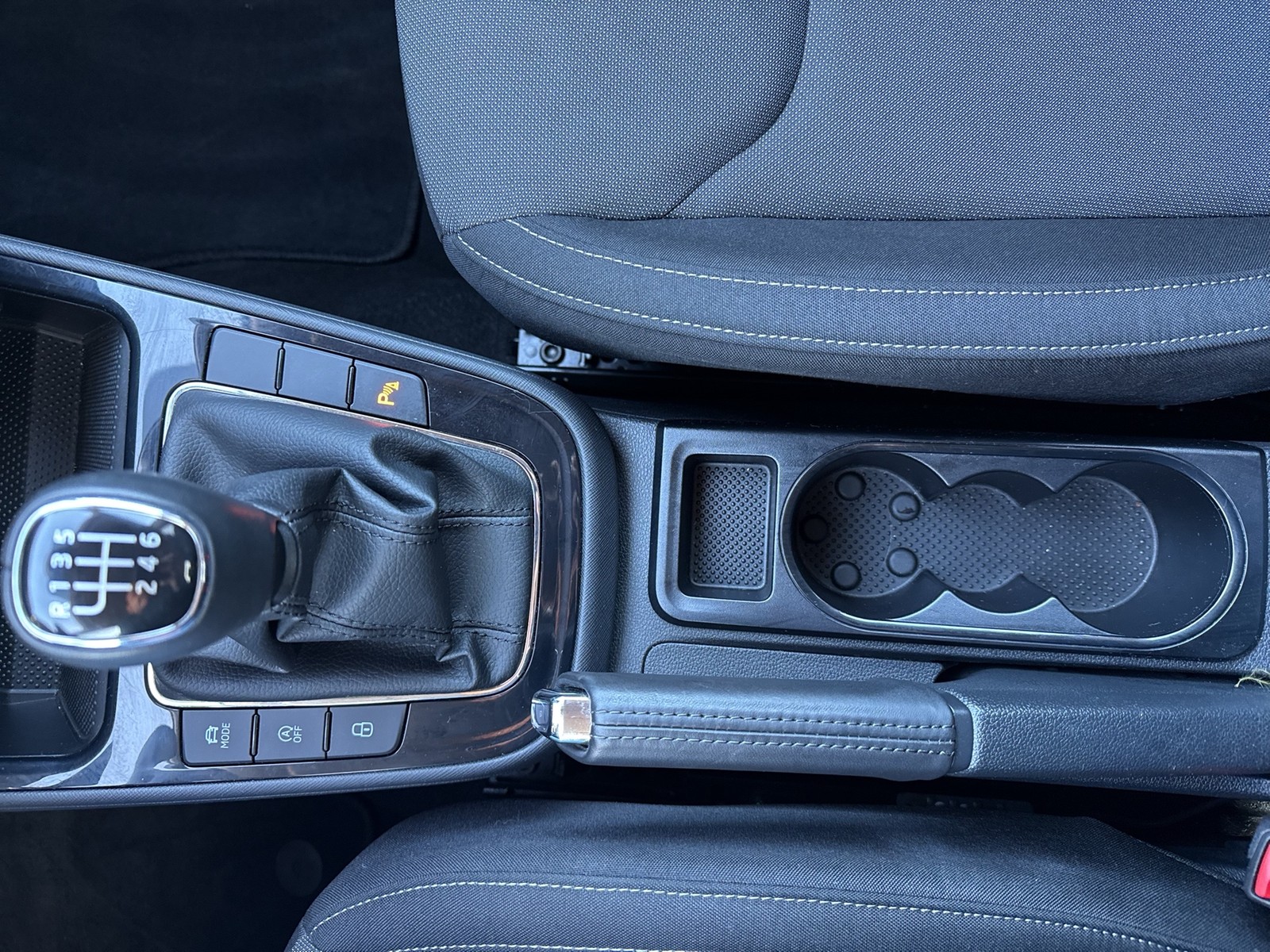 Skoda Fabia 1.0 TOUR CAM AHK-VORBEREITUNG NAVI SITZHZ.