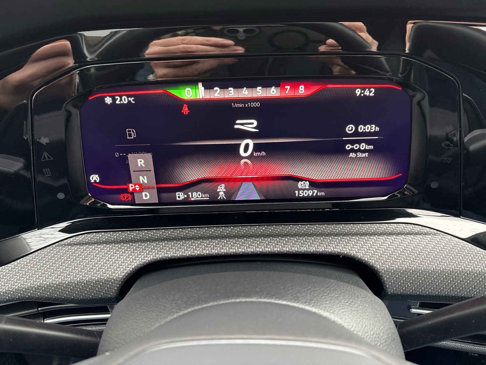 Volkswagen Golf VIII 2.0 R 4X4 AKRAPOVIC CAM ACC LM19 LED+