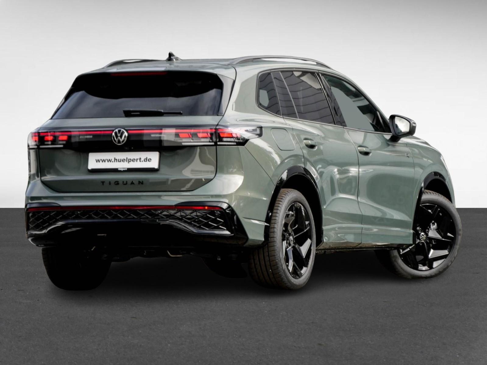 Volkswagen Tiguan 1.5 R-LINE DSG HARMANKARDON BLACKSTYLE