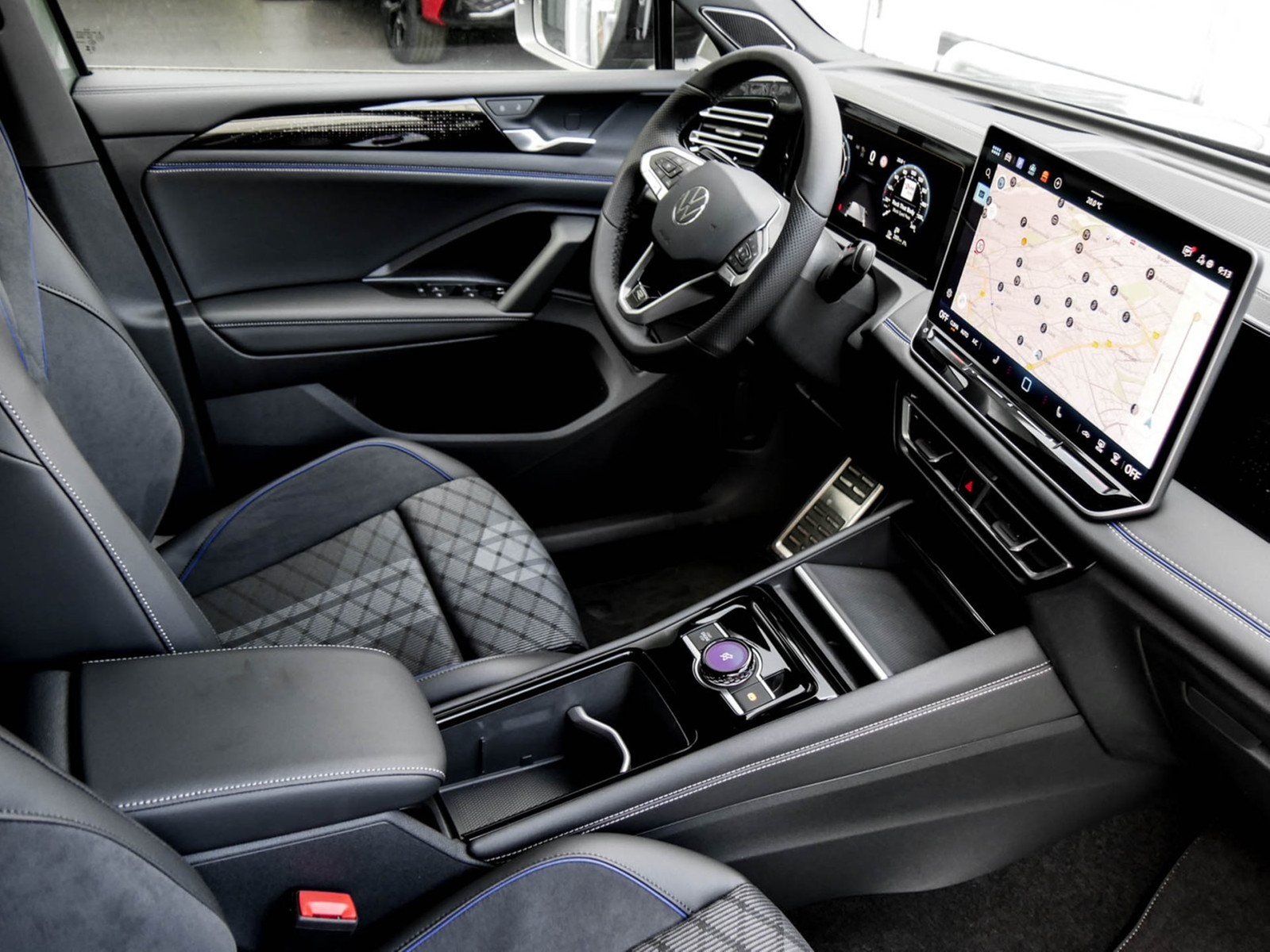 Volkswagen Tiguan 1.5 R-LINE DSG HARMANKARDON BLACKSTYLE