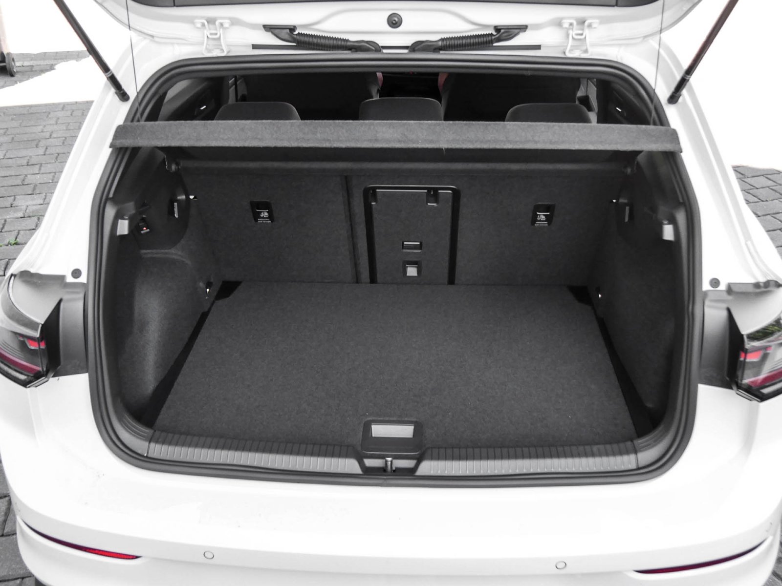 Volkswagen Golf GTI HARMANKARDON BLACKSTYLE PANO AHK