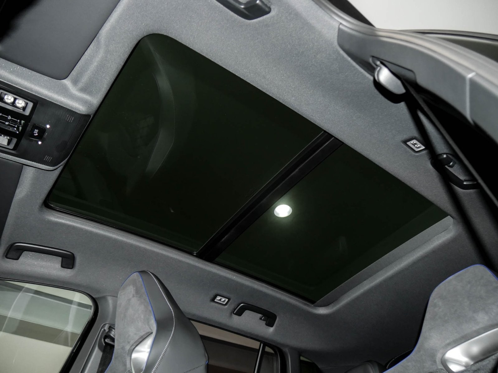 Volkswagen Tiguan 1.5 R-LINE DSG BLACKSTYLE PANO eKLAPPE