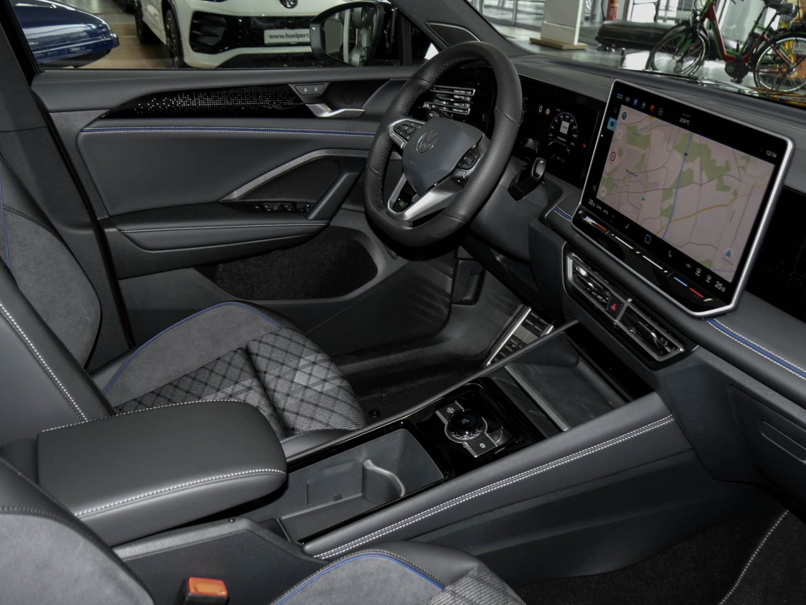 Volkswagen Tiguan 1.5 R-LINE DSG BLACKSTYLE PANO eKLAPPE