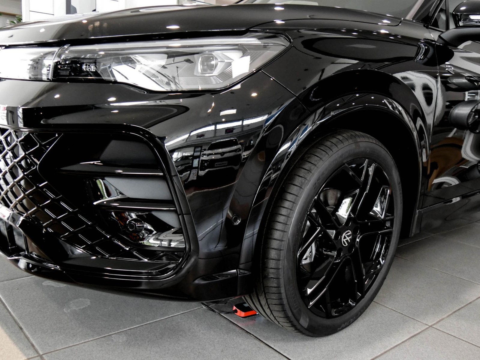 Volkswagen Tiguan 1.5 R-LINE DSG BLACKSTYLE PANO eKLAPPE