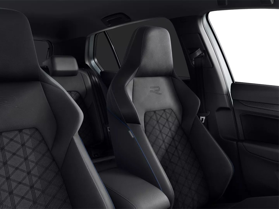 Volkswagen Golf 1.5 R-LINE DSG BLACKSTYLE NAVI MATRIXLED