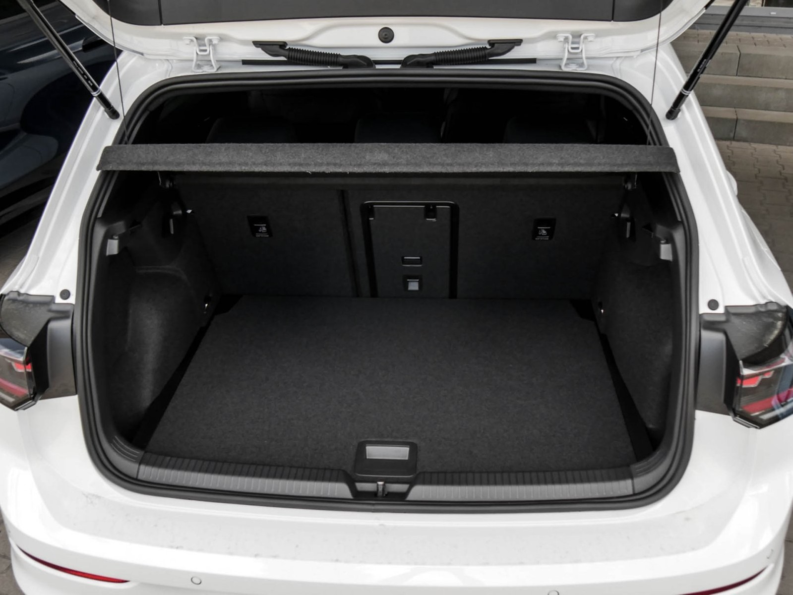 Volkswagen Golf 1.5 R-LINE DSG