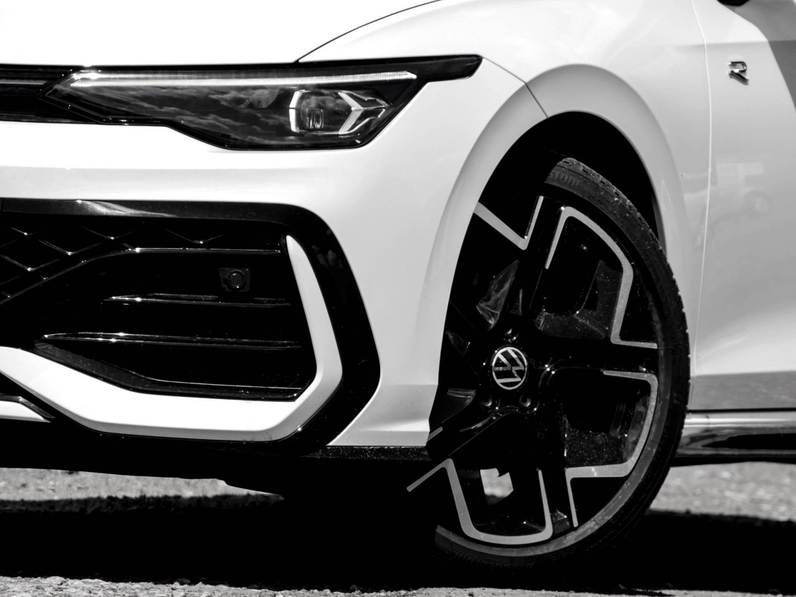 Volkswagen Golf 1.5 R-LINE DSG
