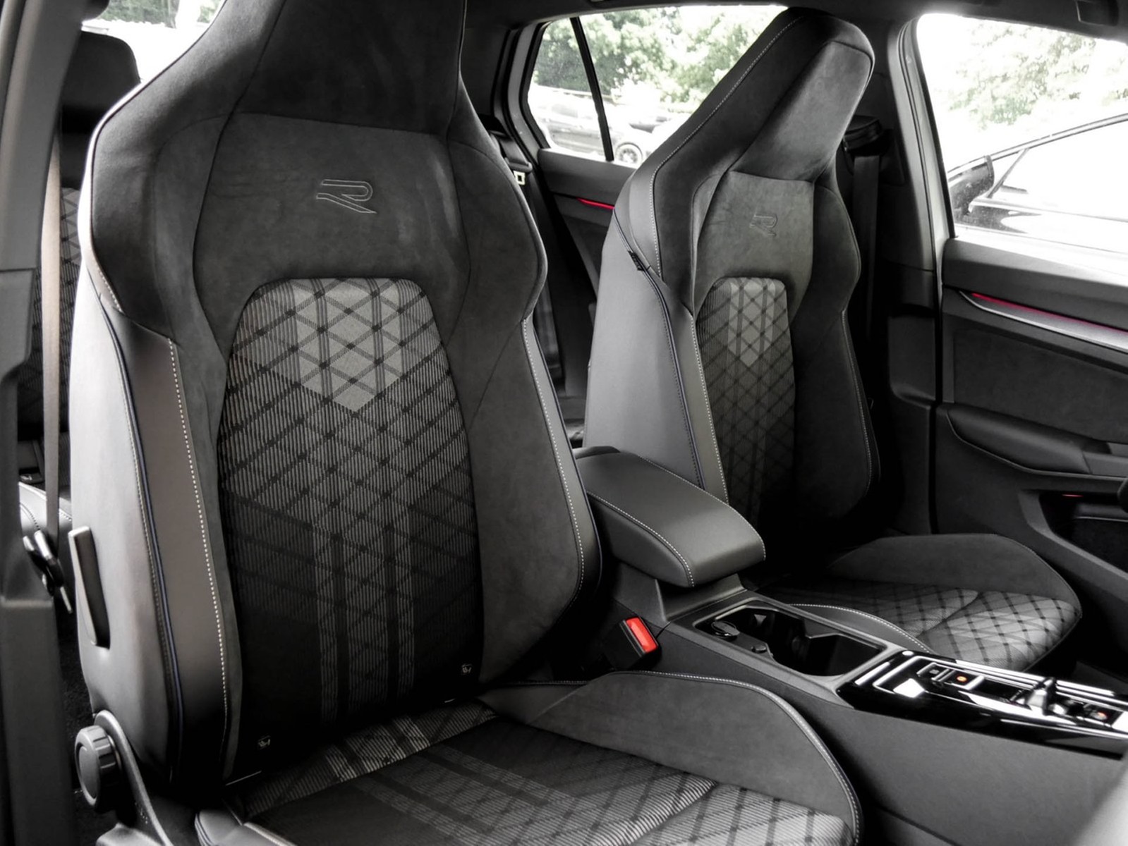 Volkswagen Golf 1.5 R-LINE DSG