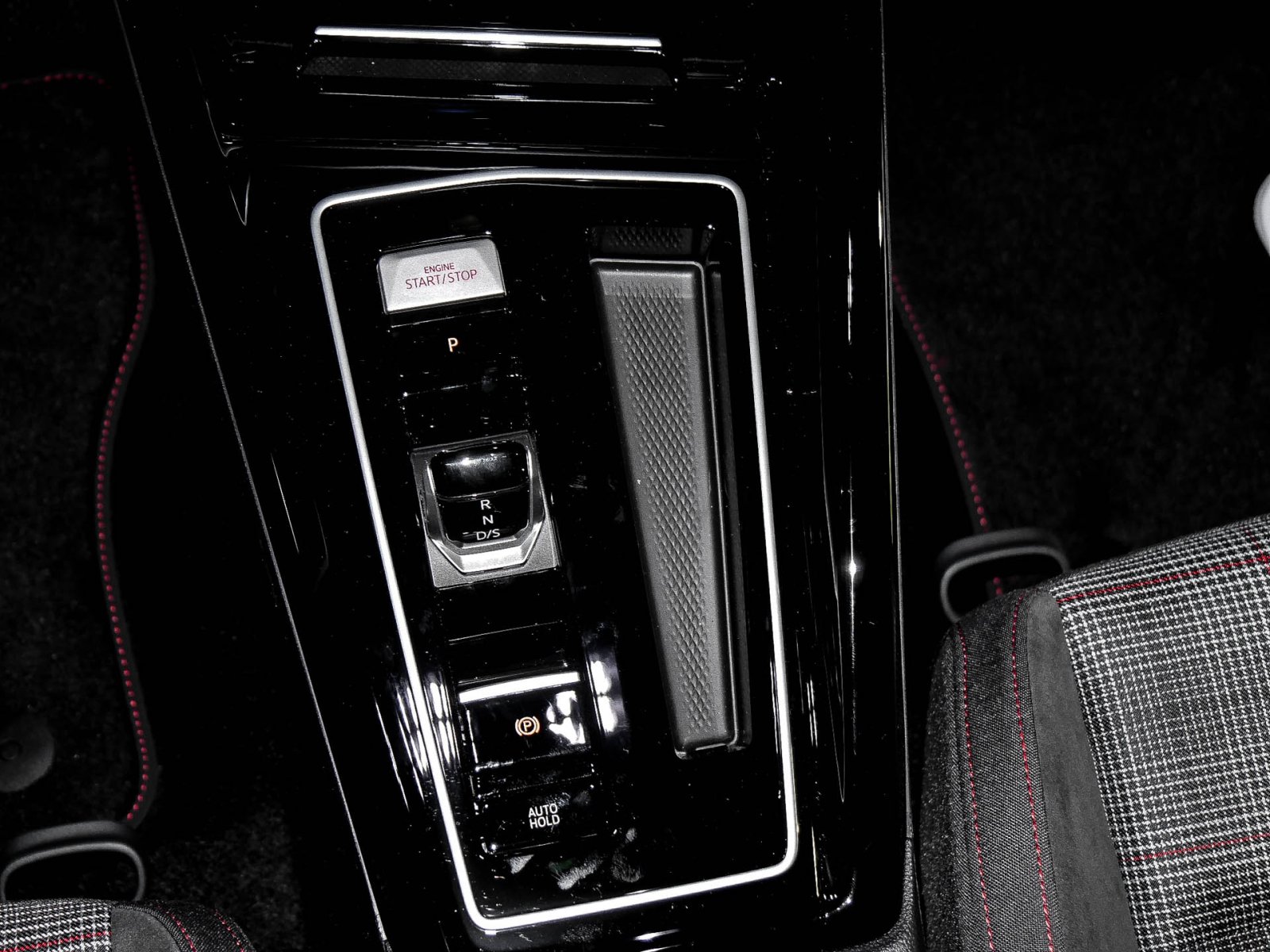 Volkswagen Golf GTI NAVI HARMANKARDON BLACKSTYLE CAM
