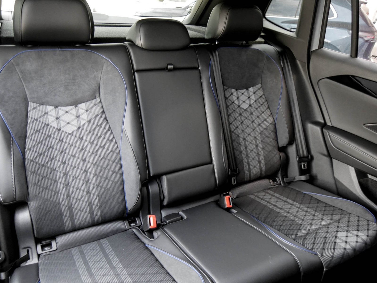 Volkswagen Tiguan 1.5 R-LINE DSG BLACKSTYLE HARMANKARDON