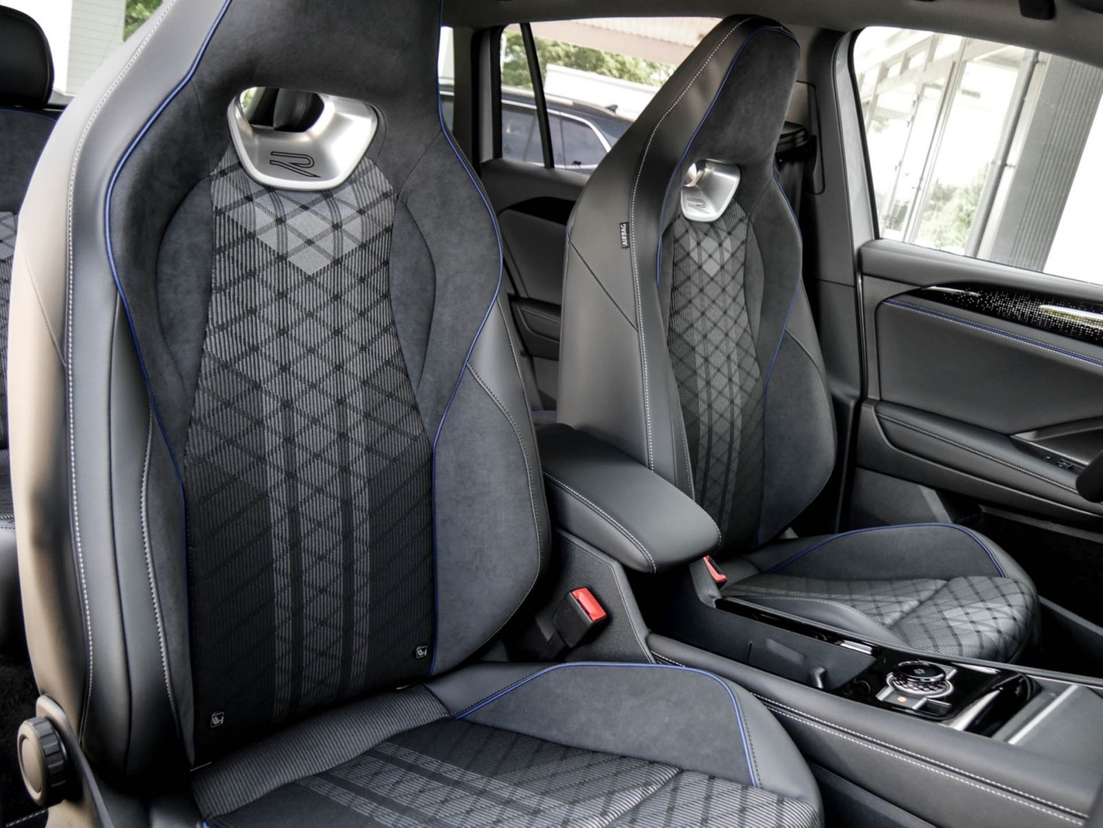 Volkswagen Tiguan 1.5 R-LINE DSG BLACKSTYLE HARMANKARDON