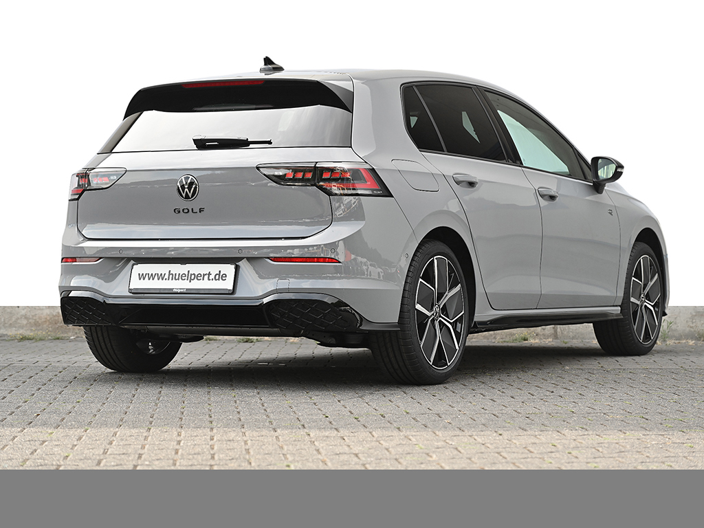 Volkswagen Golf 1.5 R-LINE DSG BLACKSTYLE MATRIXLED AHK CAM