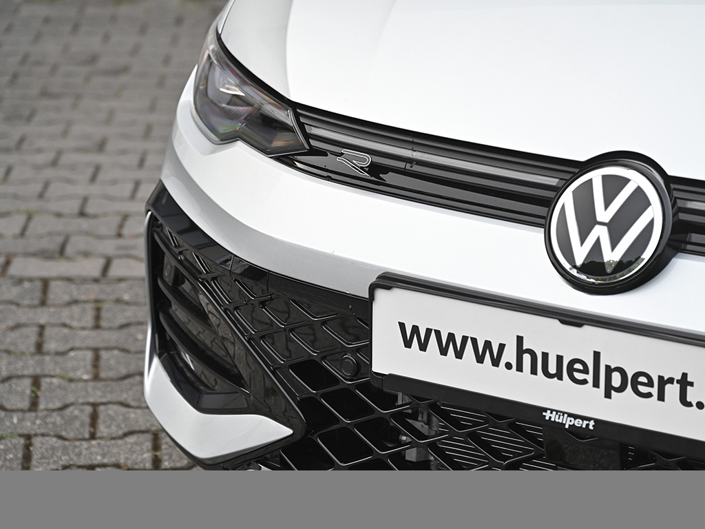 Volkswagen Golf 1.5 R-LINE DSG BLACKSTYLE MATRIXLED AHK CAM