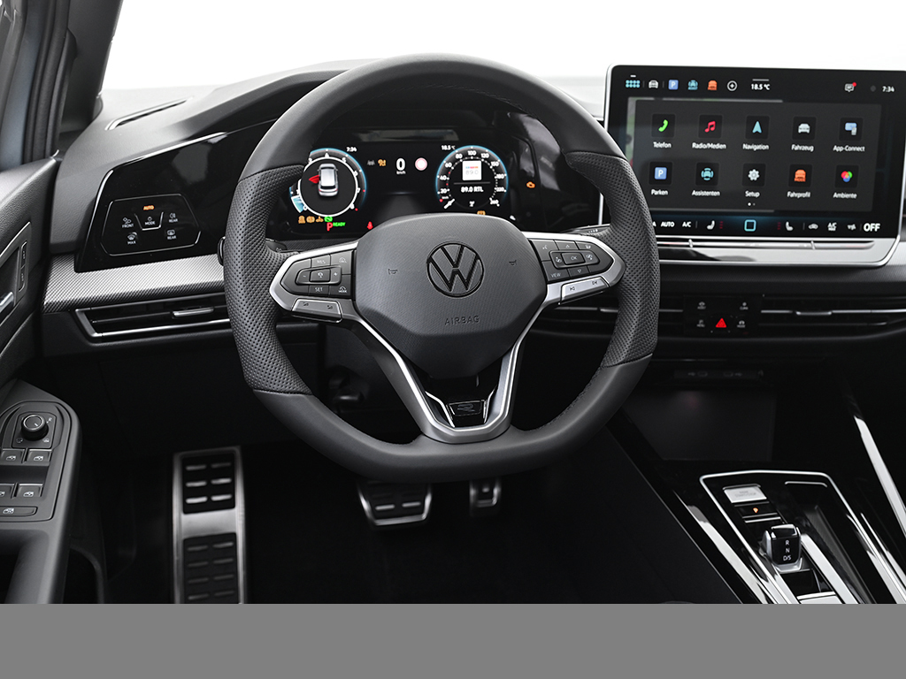 Volkswagen Golf 1.5 R-LINE DSG BLACKSTYLE MATRIXLED AHK CAM