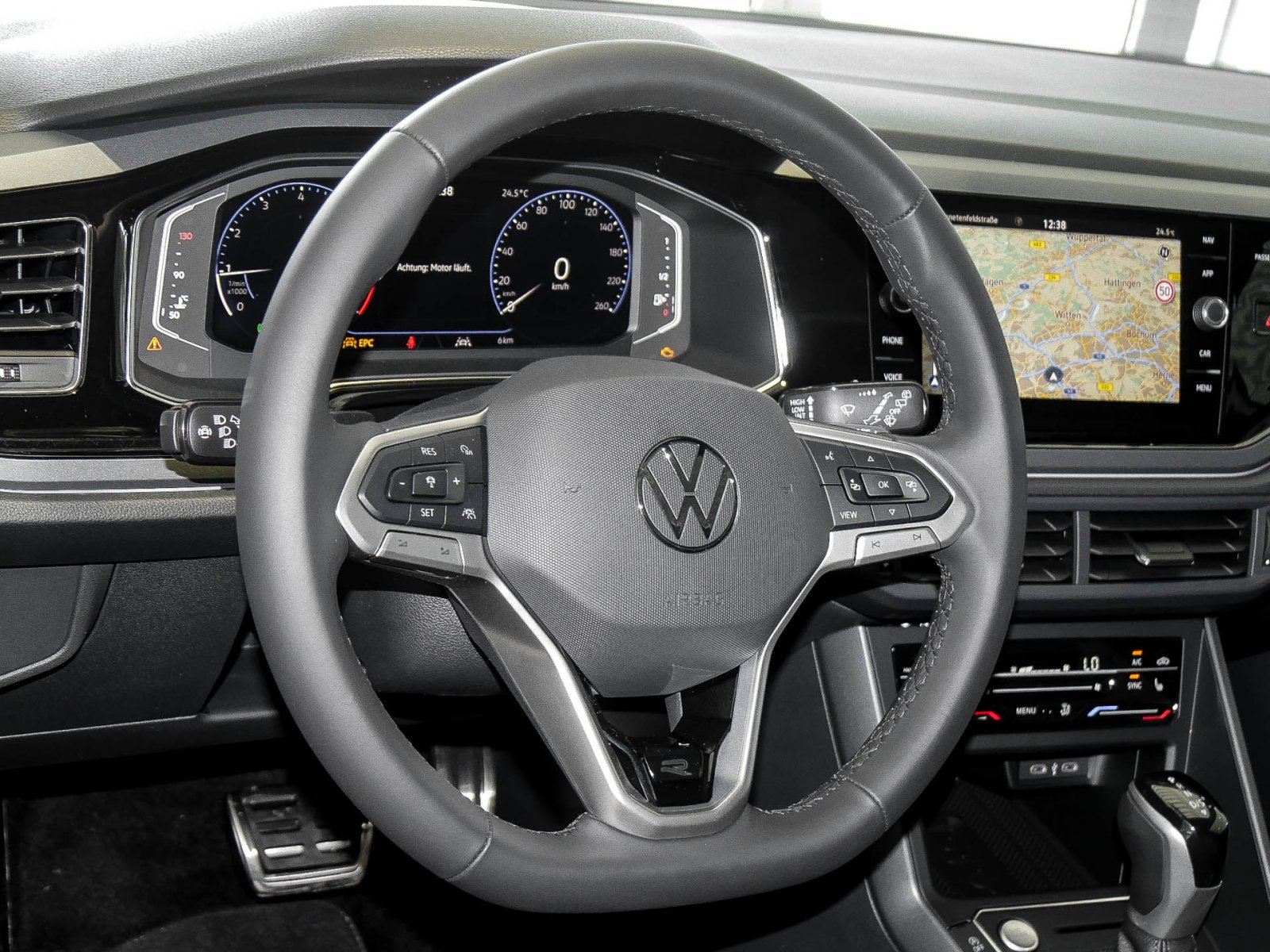 Volkswagen Taigo 1.5 R-LINE DSG BLACKSTYLE PANO AHK CAM