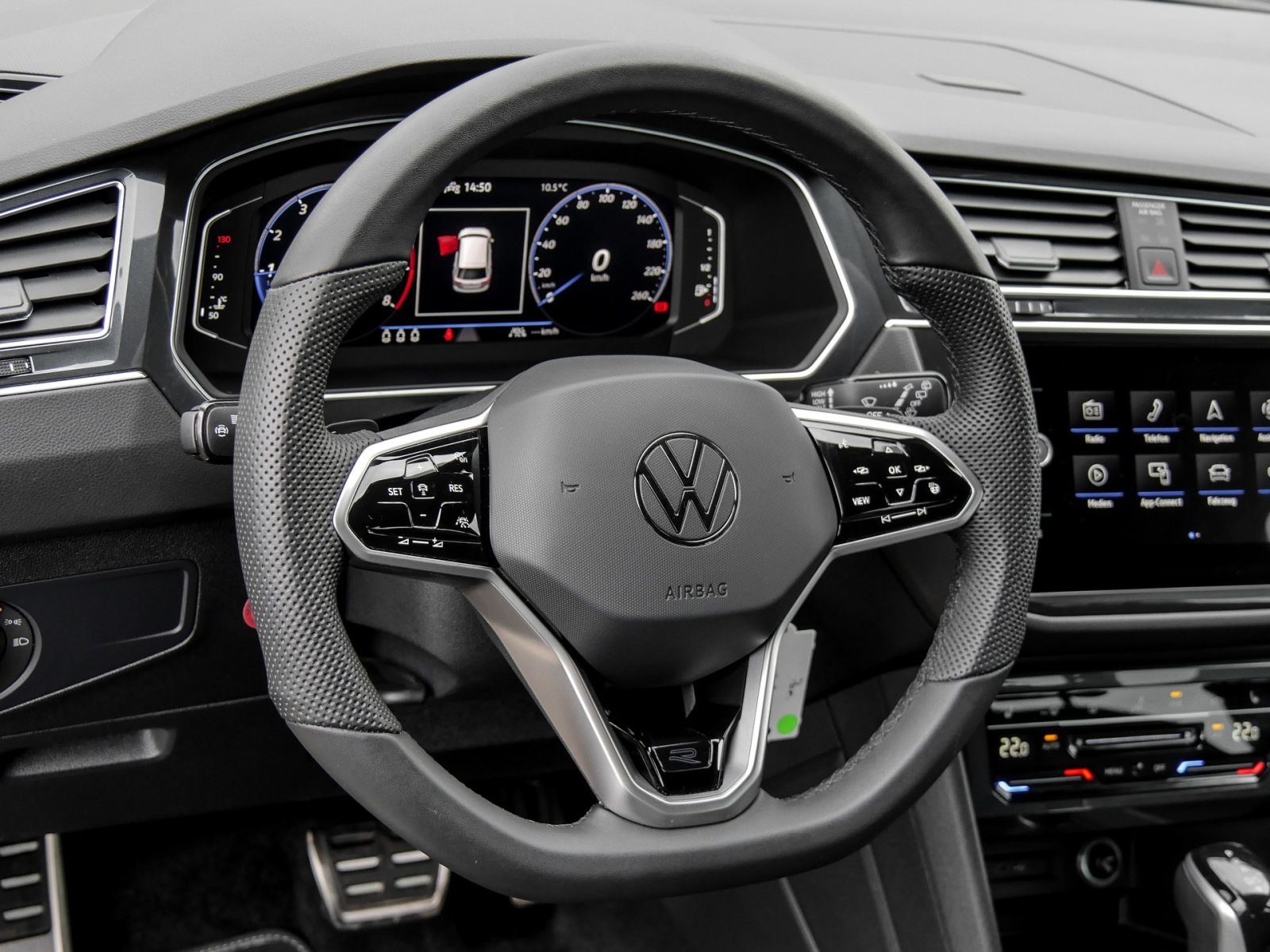 Volkswagen Tiguan 1.5 R-LINE AHK CAM ACC LM19 E-KLAPPE NAVI
