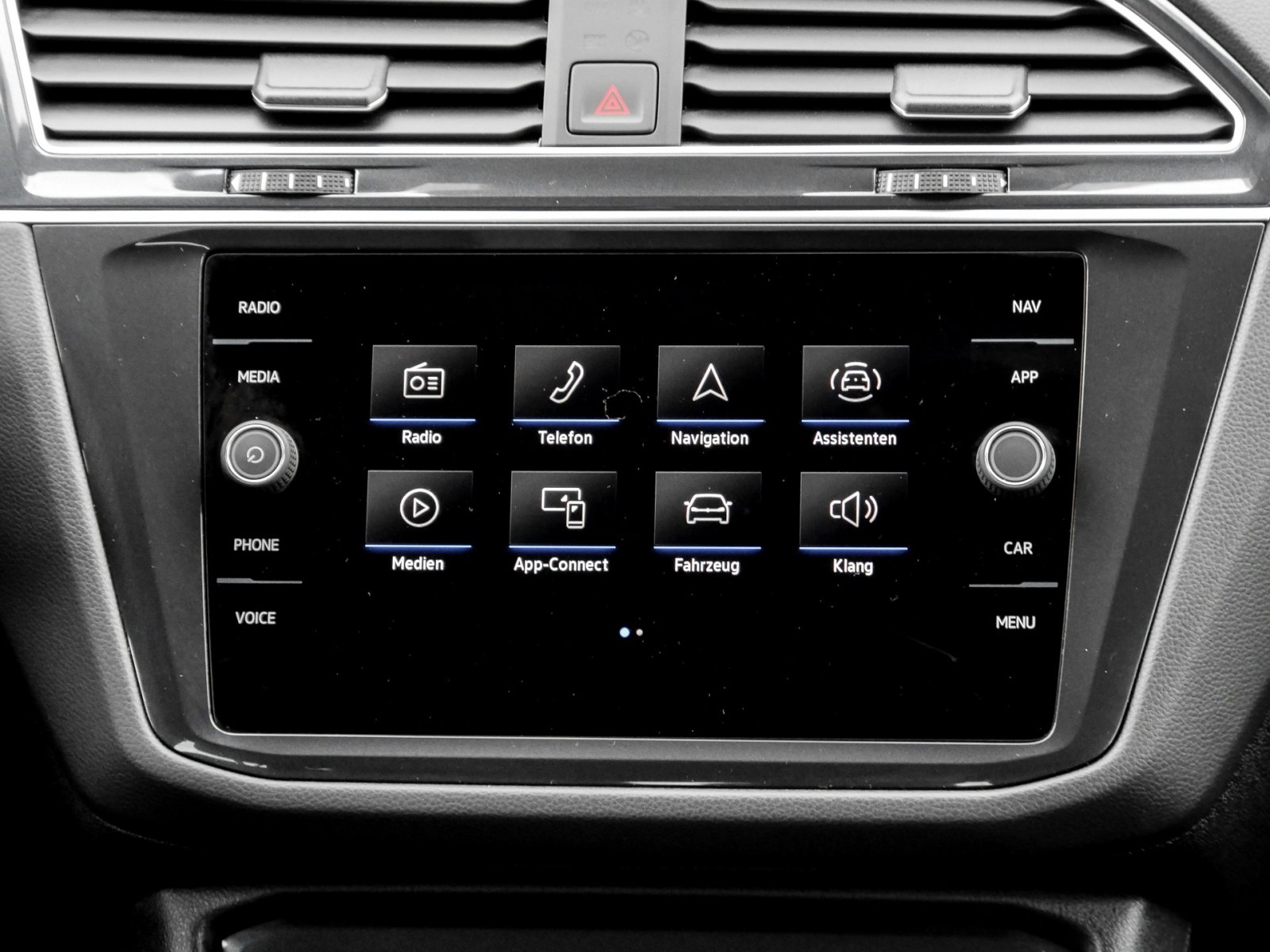 Volkswagen Tiguan 1.5 R-LINE AHK CAM ACC LM19 E-KLAPPE NAVI