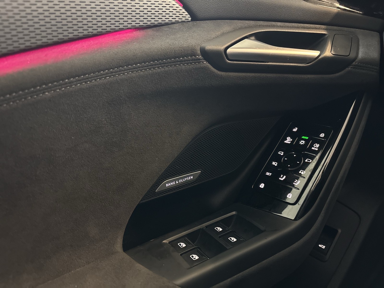 Audi A6 e-tron Sportback S LINE BLACKPAK TECHPRO 21"