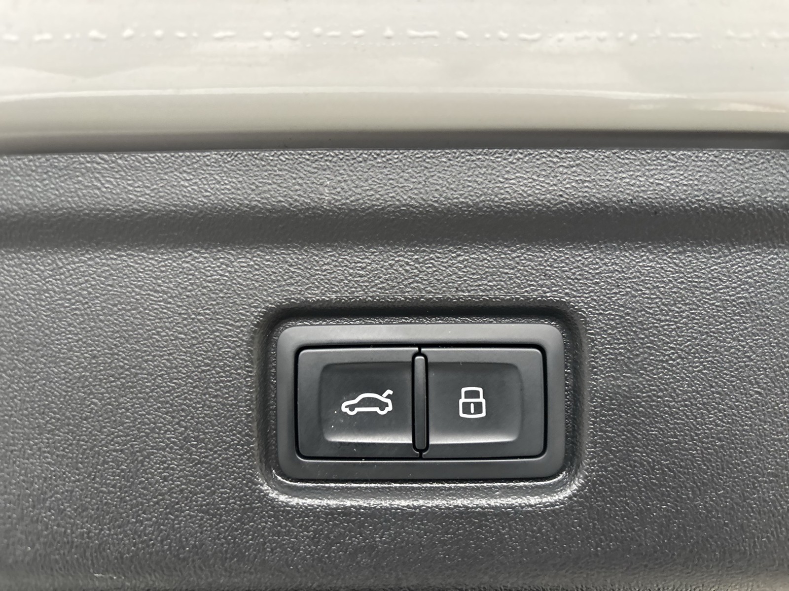 Audi A6 e-tron Sportback S LINE BLACKPAK TECHPRO 21"