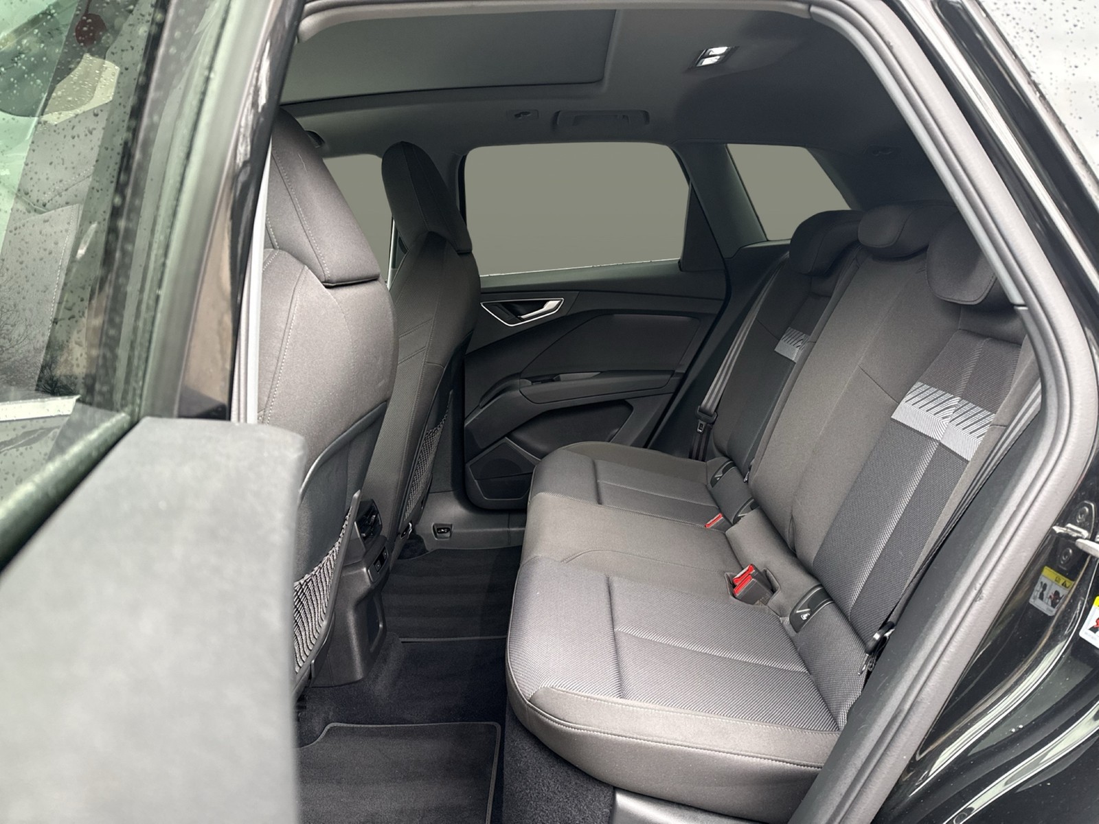 Audi Q4 e-tron 40 S LINE PANO AHK KAMERA ALU20" NAVI+