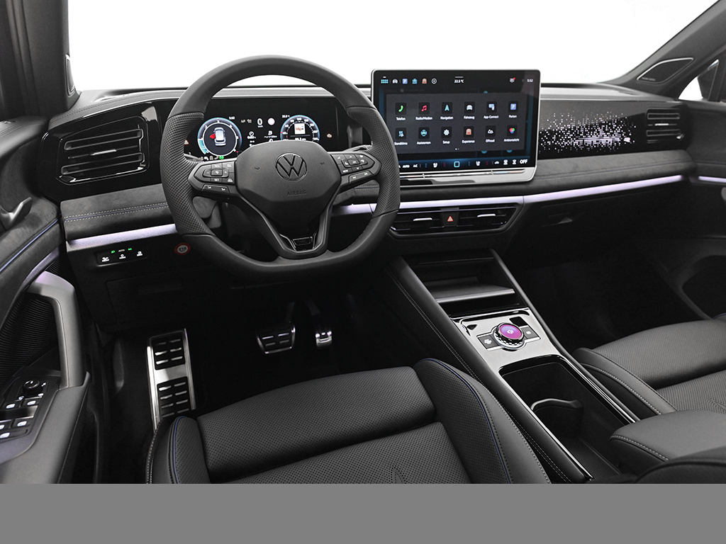 Volkswagen Tiguan 2.0 R-LINE BLACK STYLE 4X4 LEDER PANO AHK