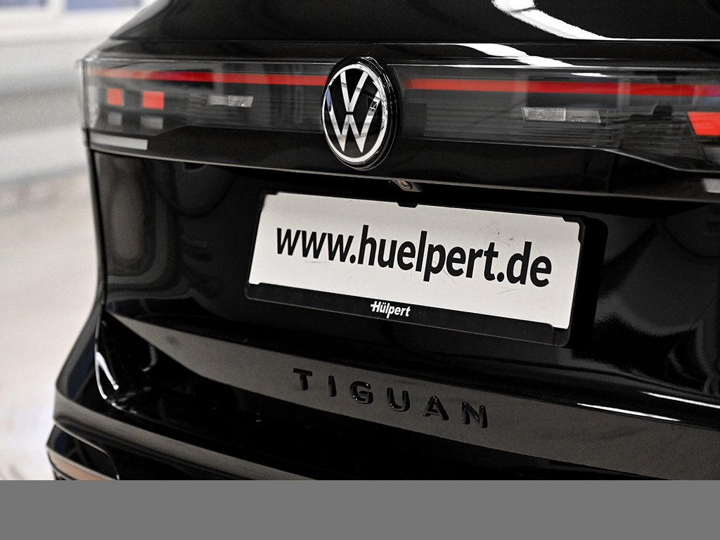 Volkswagen Tiguan 2.0 R-LINE BLACK STYLE 4X4 LEDER PANO AHK