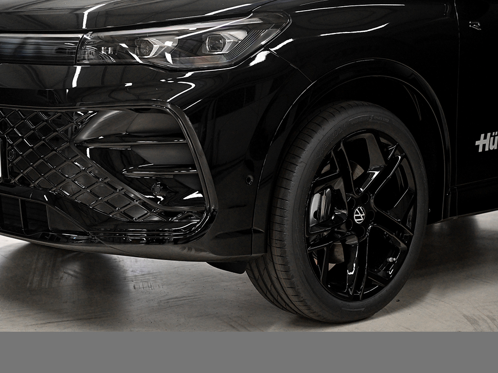 Volkswagen Tiguan 2.0 R-LINE BLACK STYLE 4X4 LEDER PANO AHK