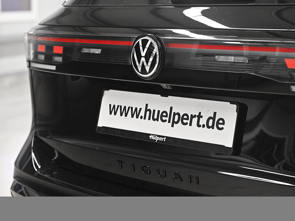 Volkswagen Tiguan 2.0 R-LINE BLACK STYLE 4X4 LEDER PANO AHK