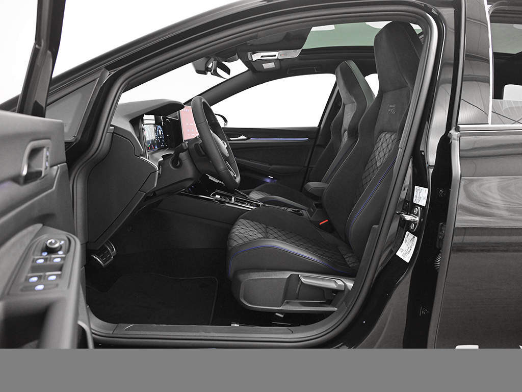 Volkswagen Golf Variant VIII 2.0 R-LINE BLACKSTYLE PANO CAM