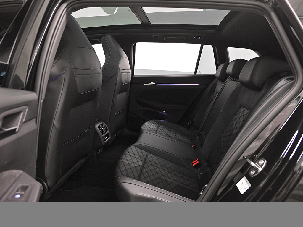 Volkswagen Golf Variant VIII 2.0 R-LINE BLACKSTYLE PANO CAM