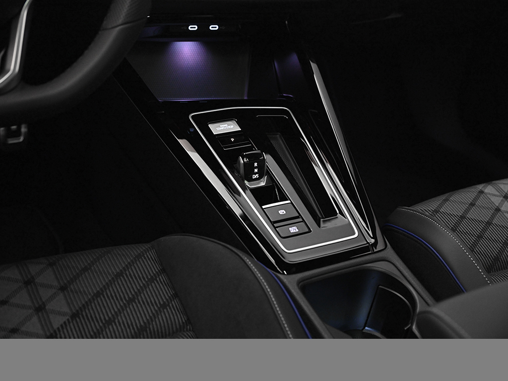 Volkswagen Golf Variant VIII 2.0 R-LINE BLACKSTYLE PANO CAM