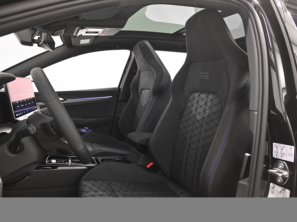 Volkswagen Golf Variant VIII 2.0 R-LINE BLACKSTYLE PANO CAM