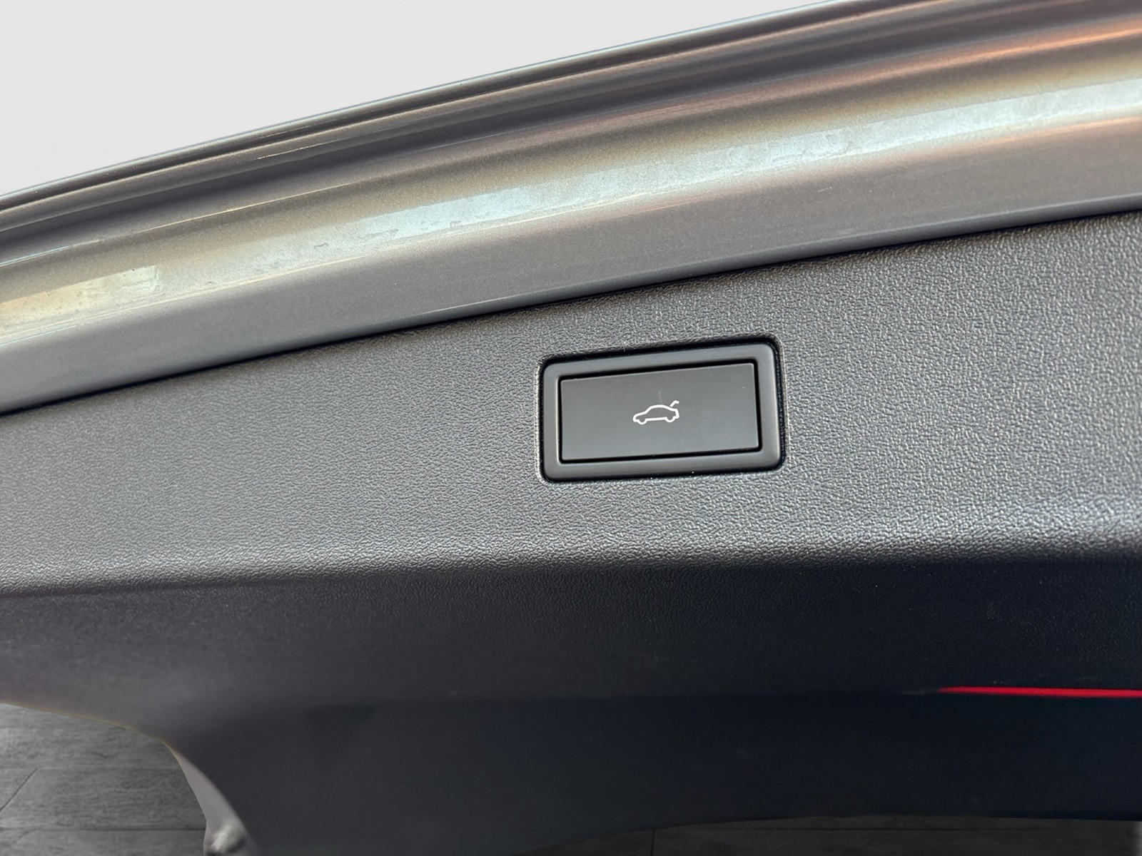 Volkswagen Tiguan 1.5 HYBRID R-LINE LEDER AHK 360CAM LM20