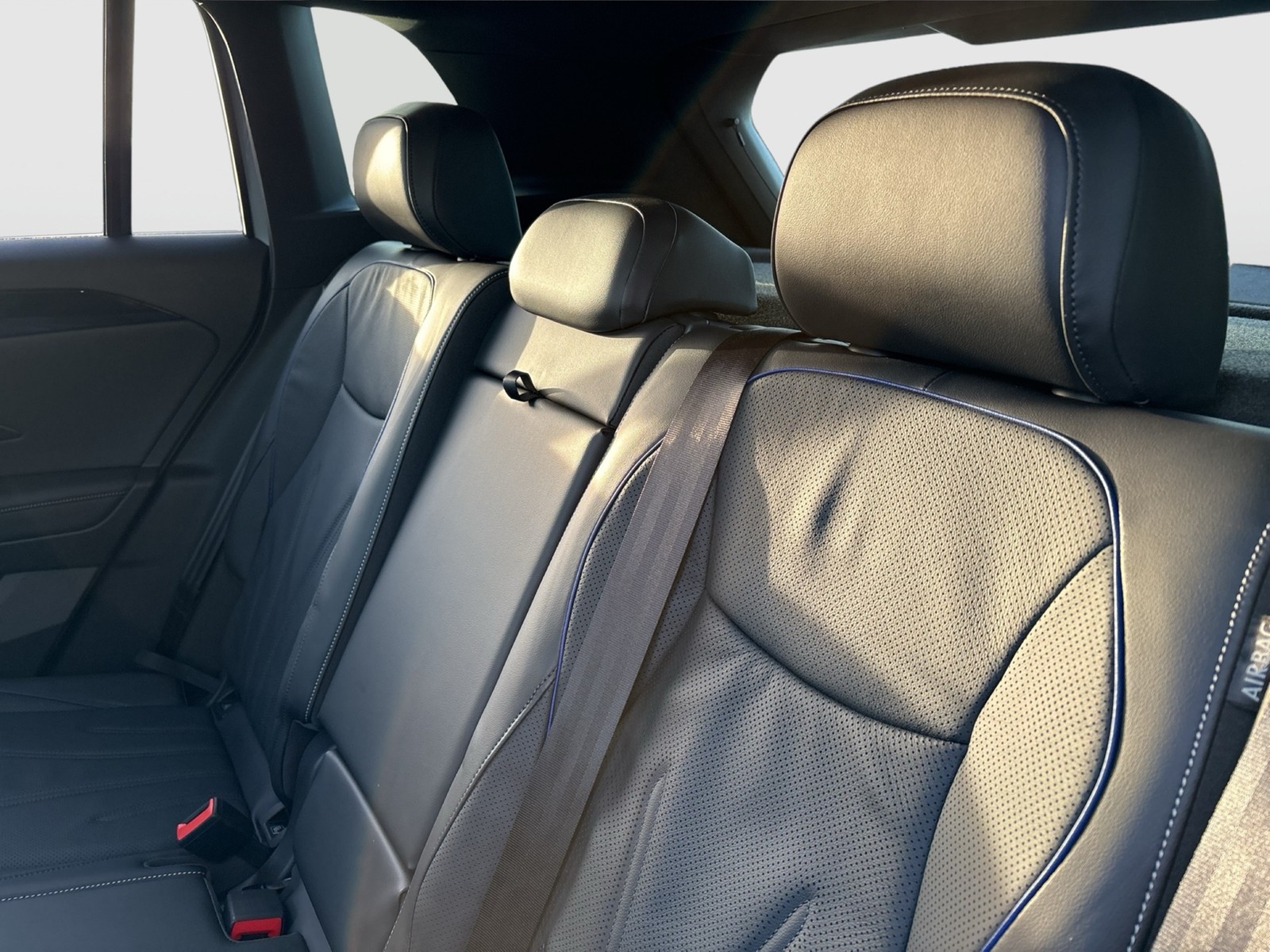 Volkswagen Tiguan 1.5 HYBRID R-LINE LEDER AHK 360CAM LM20