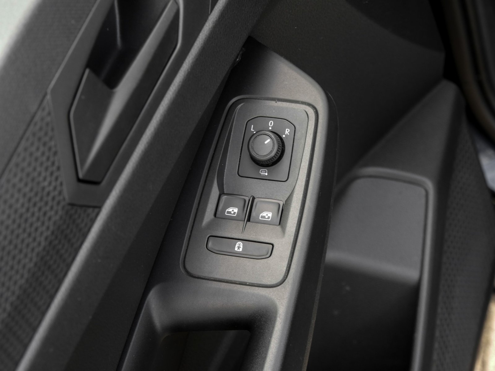 Volkswagen Caddy 2.0 Kombi AHK SITZHEIZUNG EINPARKHILFE DAB+
