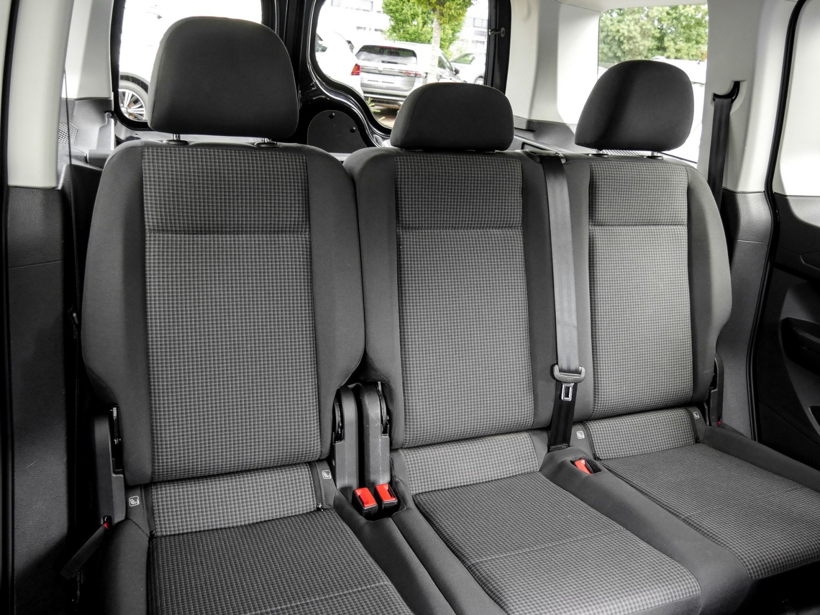 Volkswagen Caddy 2.0 Kombi AHK SITZHEIZUNG EINPARKHILFE DAB+