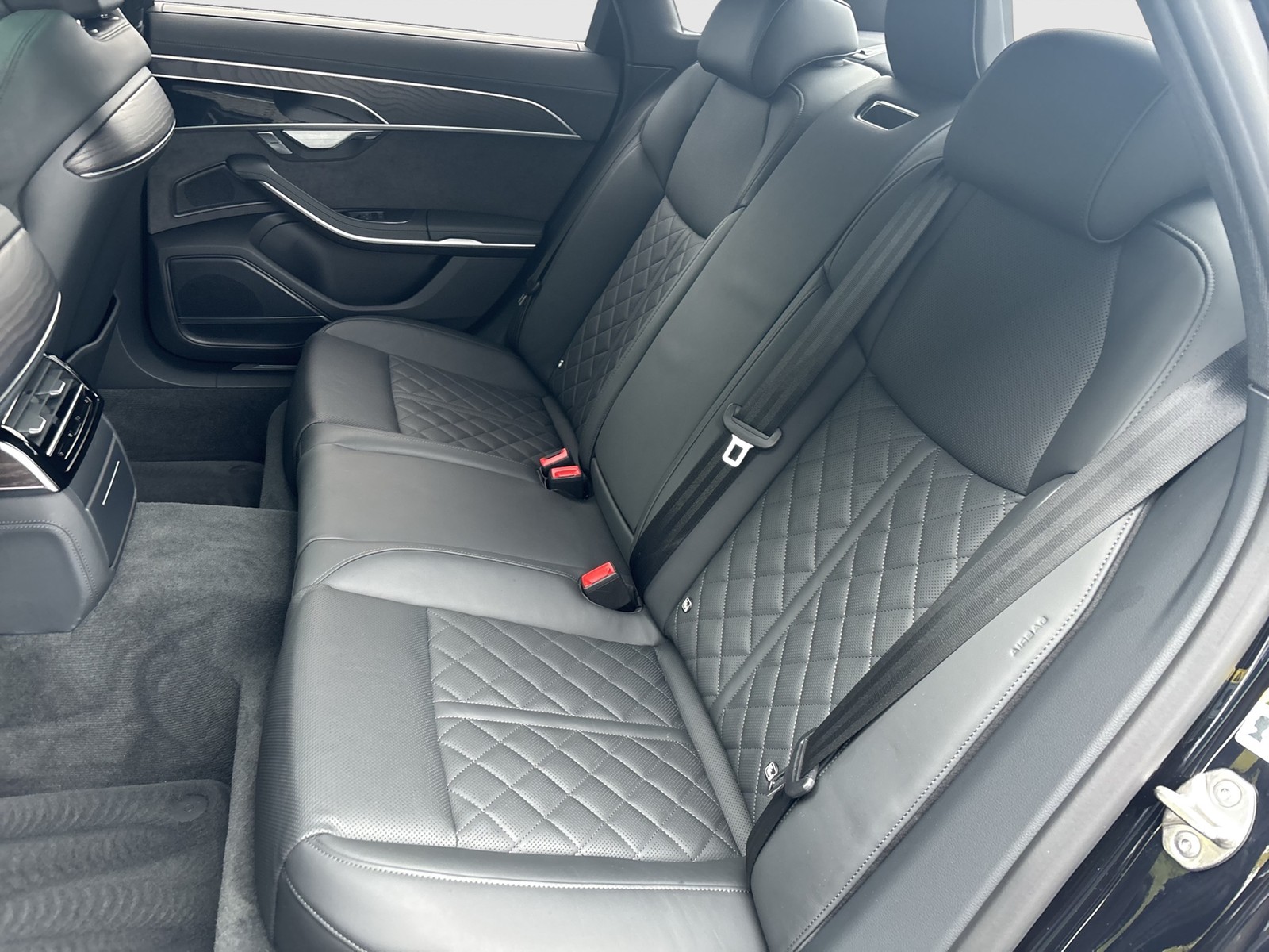 Audi A8 60 quattro HYBRID S LINE PANO B&O 360CAM LM20